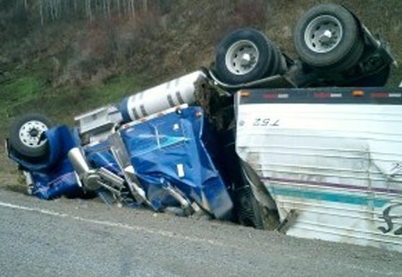 Truck Accident Fatalities Continue to Rise From 2009 Low